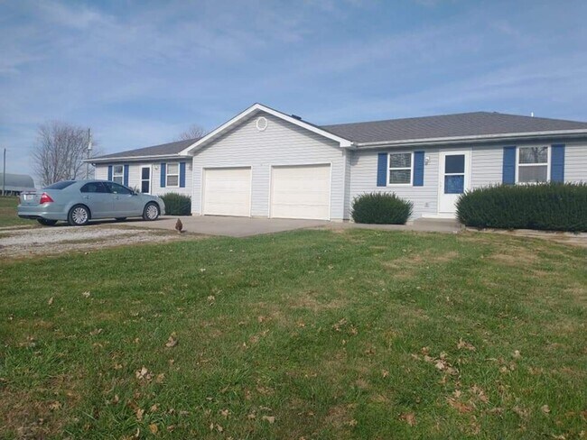 Building Photo - Meadowlark 2