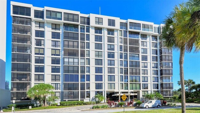 Building Photo - 707 S Gulfstream Ave