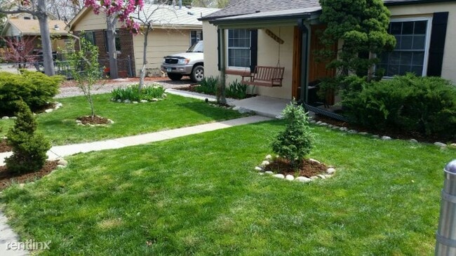 Building Photo - 2 br, 1 bath House - 2242 Grove Cir