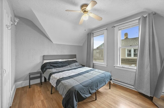 Building Photo - 115 Harborview Ave