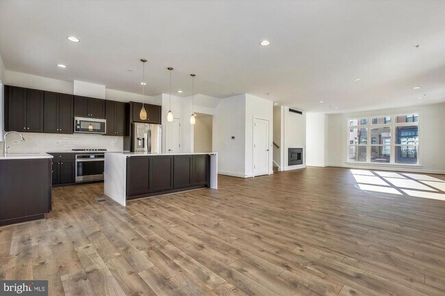 Foto del edificio - 3234 Royal Fern Pl