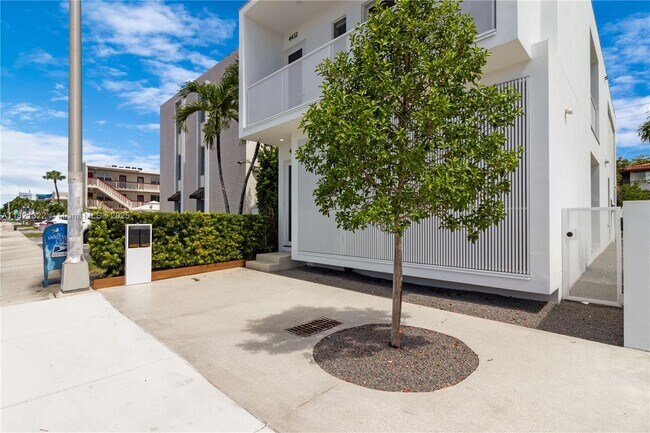Foto del edificio - 4432 W Flagler St