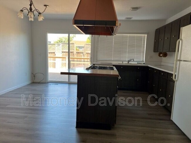 Building Photo - 1509 Meadowlark Ln