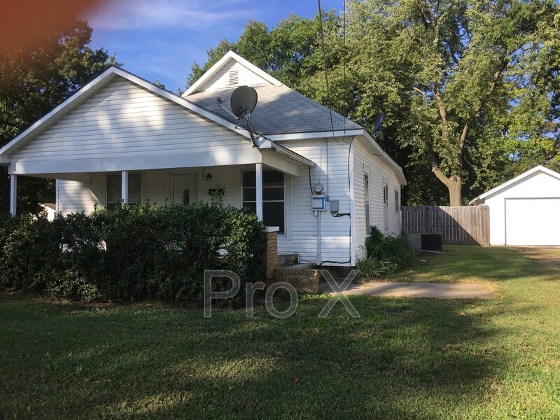 Primary Photo - 102 S Jefferson St