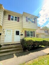 Building Photo - 37 Lantern Park Dr