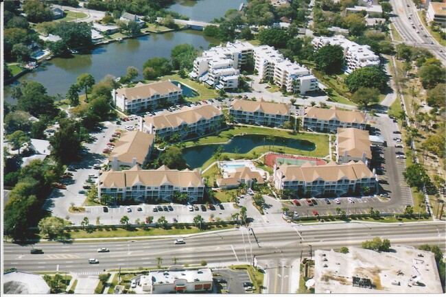 Foto del edificio - Roommate Wanted - Downtown Sarasota Renova...