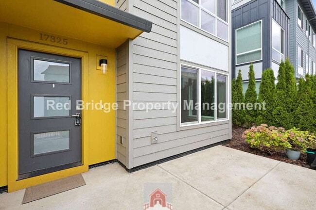 Building Photo - 17325 SW Goldcrest Ln