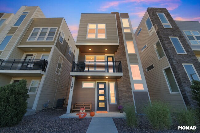 Building Photo - 15609 E Broncos Pl