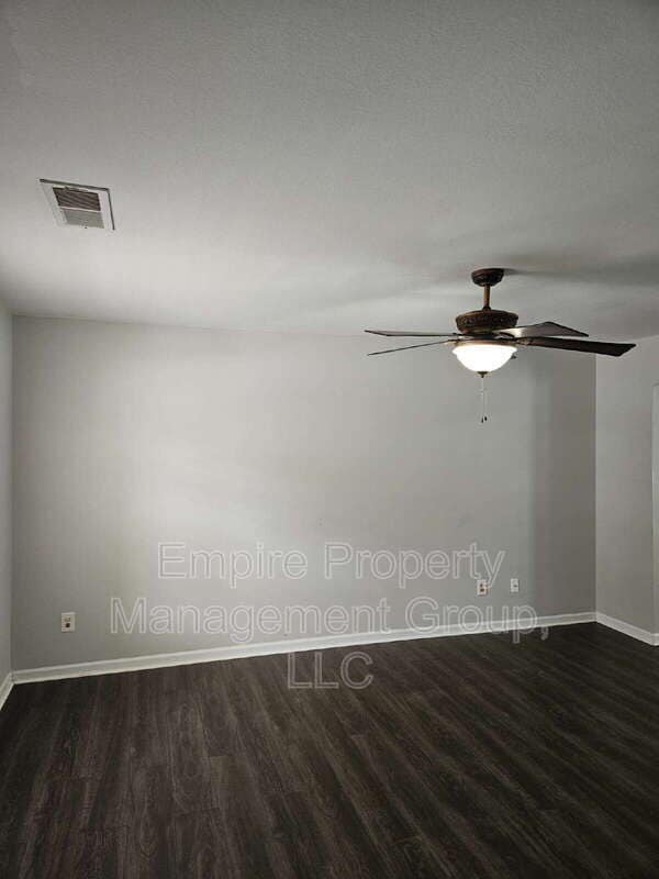 Building Photo - 216 Sunday Silence Ln