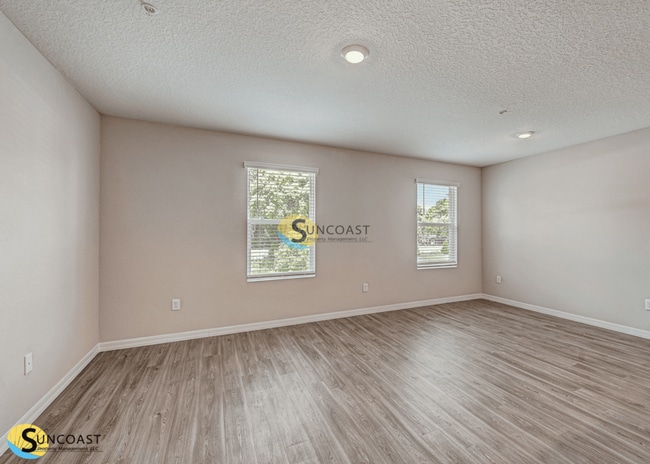 Building Photo - 9548 Hood Rd