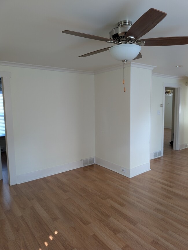 Living room - 14837 Keating Ave