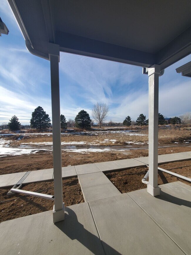 Building Photo - Updated and Very Spacious 3 Bedroom Townho...