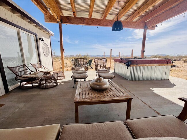 Foto del edificio - Stunning Home with Breathtaking Desert Vistas
