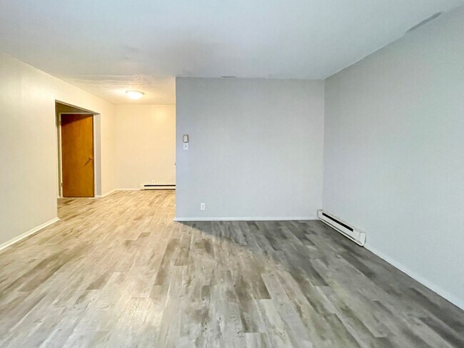 Foto del edificio - 2310 N Oakwood Ave
