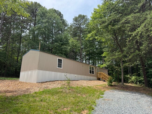 Foto del edificio - NEWLY UPDATED Two Bedroom Home in Troutman!!