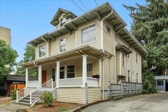 Building Photo - 1919-1919 NE 10th Ave