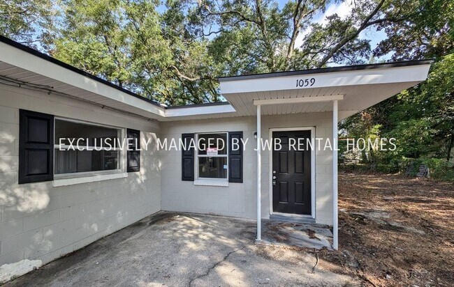 Building Photo - 1059 Glencarin St