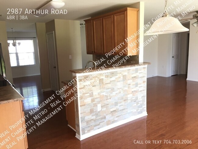 Building Photo - Delightful 4bd/2.5bth home