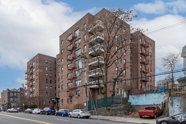 Building Photo - The Westview