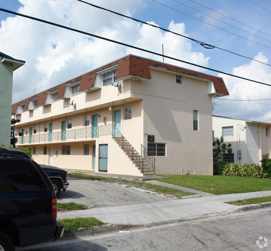Foto del edificio - 154 SW 17th Ct