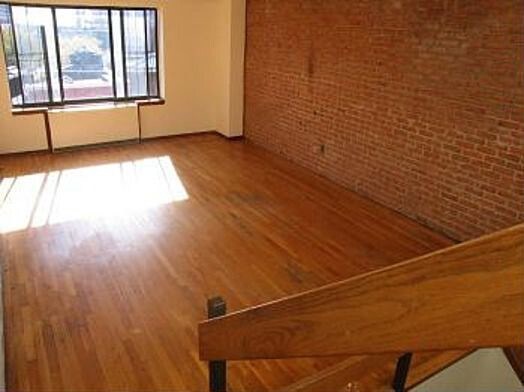 Primary Photo - 10 Jones St
