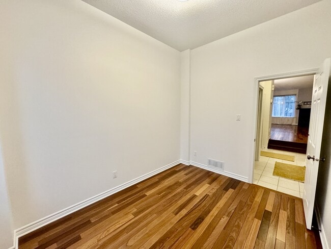 Building Photo - 108 Furness Way