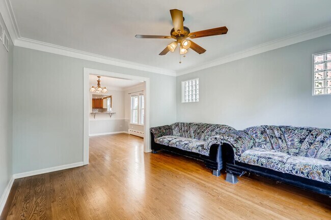 Foto del edificio - 5214 N Oak Park Ave