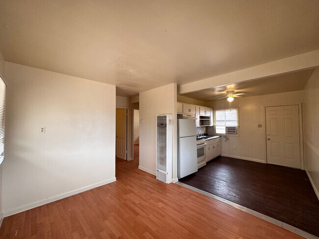 Foto del edificio - Cute 2 Bedroom Apartment!