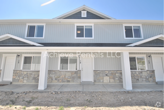Building Photo - 360 N 2650 W