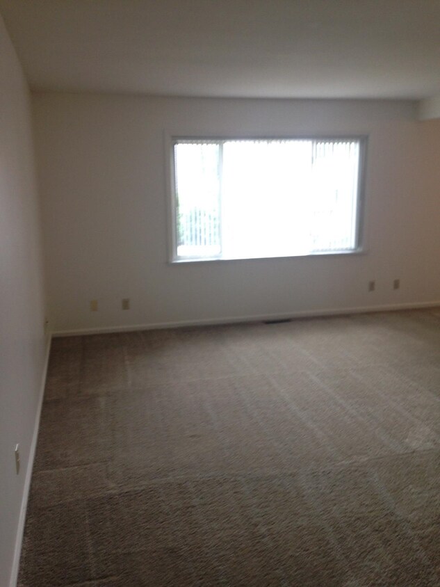 Foto principal - 1703 Valley Rd
