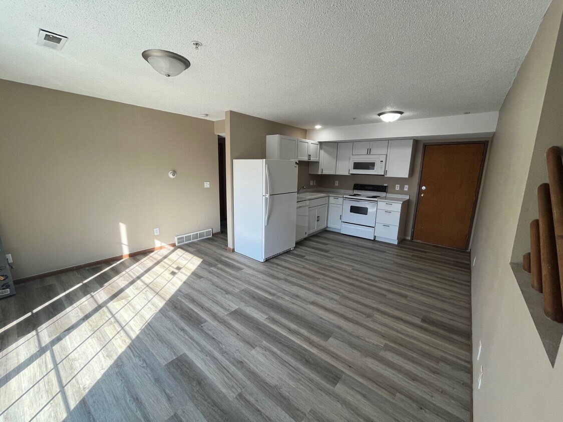 Foto principal - 219 E Harrison St