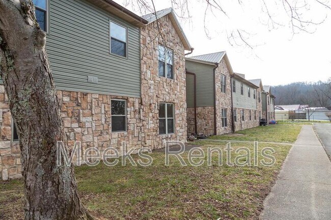 Foto del edificio - 19534 Midland Trail