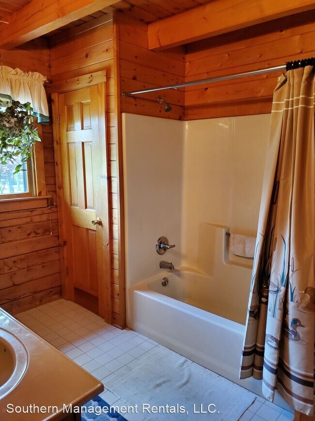 Building Photo - 2 br, 1 bath House - 1863 Seaks Run Road