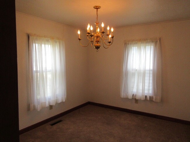 Building Photo - 2 Bedroom Northside Home! Great Use of Space and Nice Yard!