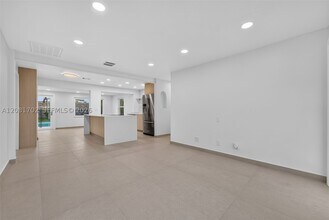 Building Photo - 3036 N 58th Ave