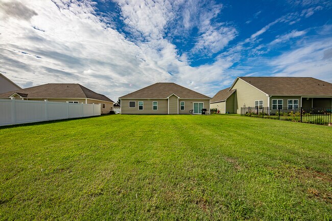 Foto del edificio - 2807 Bettye Gresham Ln