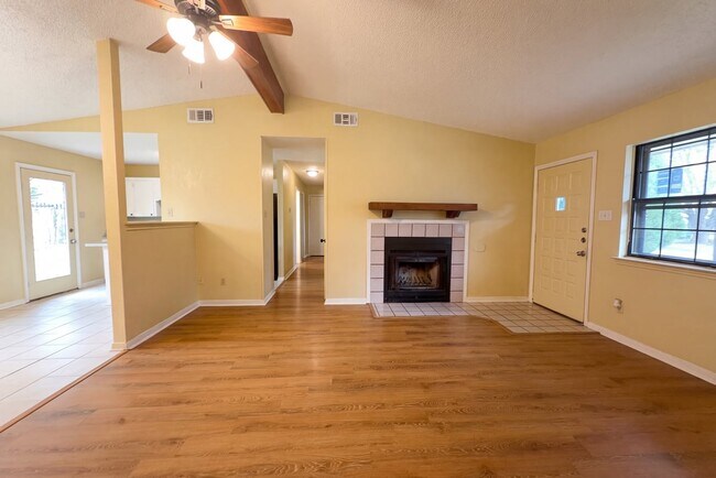 Foto del edificio - 908 Hackberry St