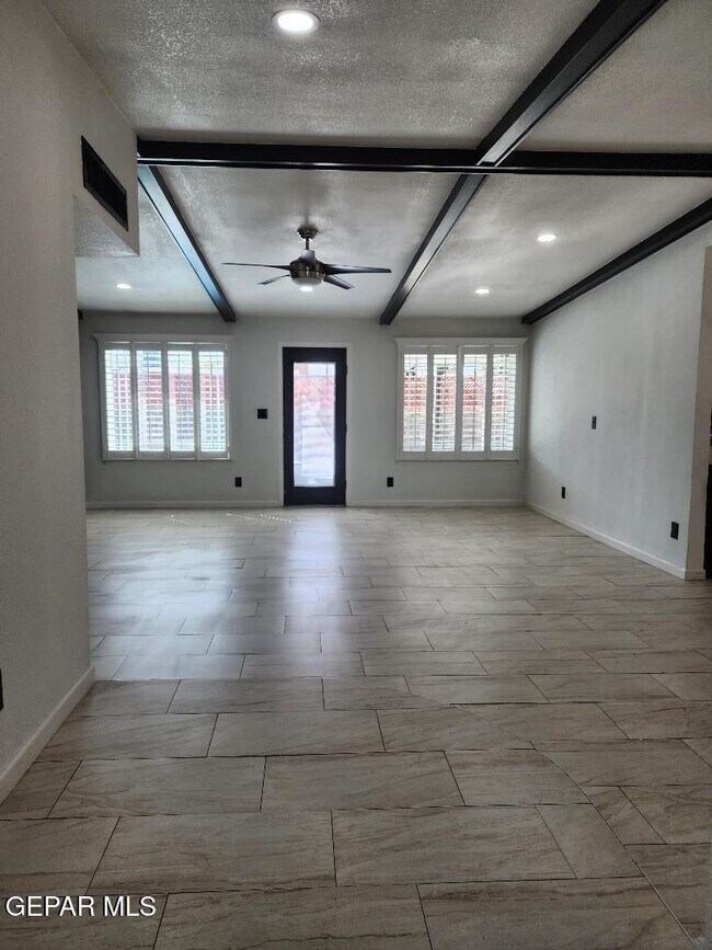 Building Photo - 3317 Wayside St