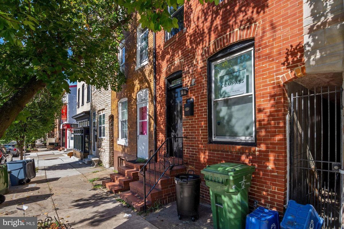 Primary Photo - 2232 Fleet St