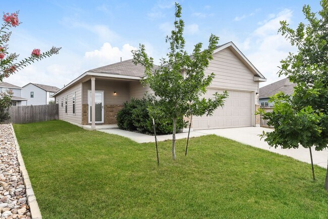 Building Photo - First time rental! 3 bedroom 2 bathroom- Less than 10 miles from Randolph AFB!