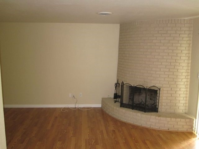 Building Photo - 3617 Shawnee Dr