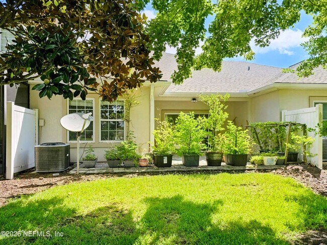Foto del edificio - 535 Wooded Crossing Cir