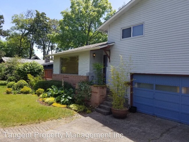 Building Photo - 4 br, 2 bath House - 15571 SE Oatfield Road