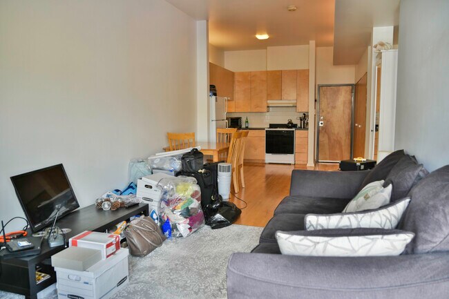 Foto del edificio - 2549 N Halsted St