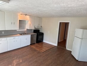 Building Photo - 726 4th St