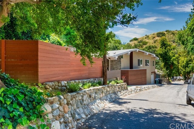 Foto principal - 708 Country Club Dr