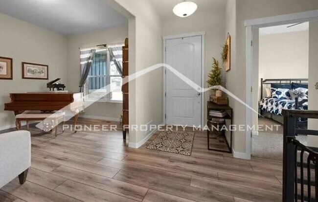 Building Photo - 5575 Tonbridge Pl