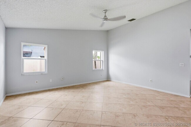 Building Photo - 2171 NW 76th Ave