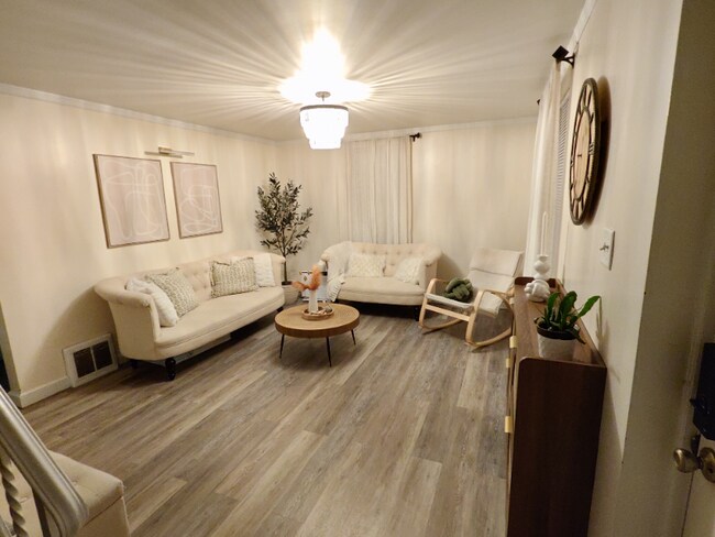 Foto del edificio - 1745 Rose Ave