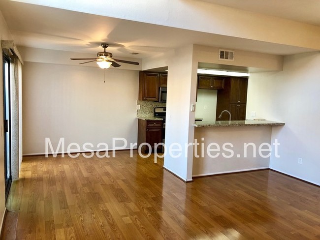 Foto del edificio - 12951 Benson Ave